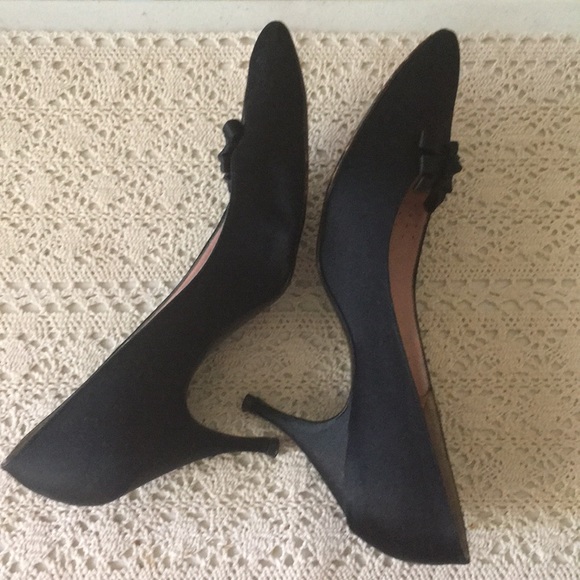 Vintage Saks Fifth Ave. satin heels black - Picture 2 of 8